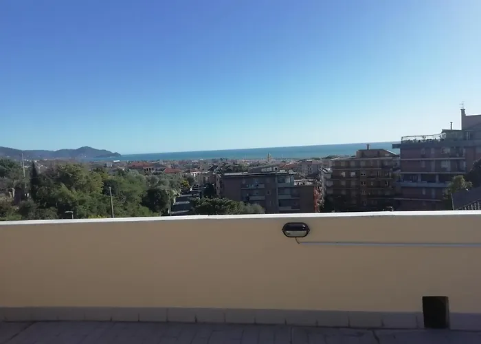 Terrazza Sul Mare In Via Devoto Apartmán