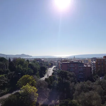 Terrazza Sul Mare In Via Devoto קיאברי