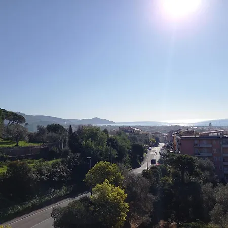 Lägenhet Terrazza Sul Mare In Via Devoto Chiavari